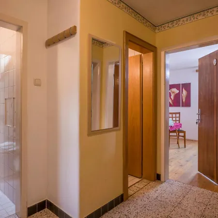 Anneliese By Interhome 푸겐